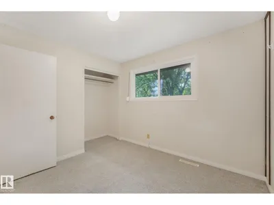 21 FLEETWOOD CR photo 52
