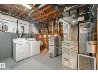 21 FLEETWOOD CR photo 64