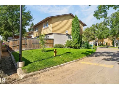 130 WOODSTOCK NW NW photo 44