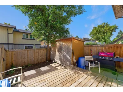 130 WOODSTOCK NW NW photo 38