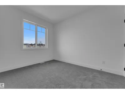 204 Linden LO photo 35