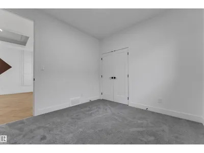 204 Linden LO photo 33