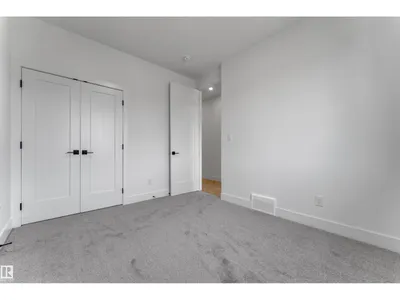 204 Linden LO photo 36