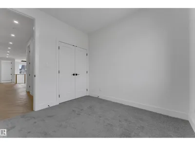 204 Linden LO photo 38