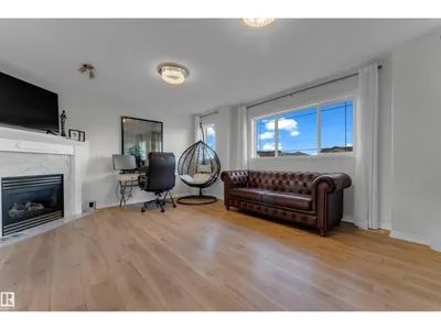 3135 24 AV NW photo 28