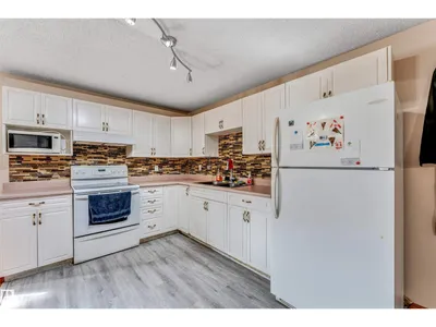 5119 157 AV NW photo 6
