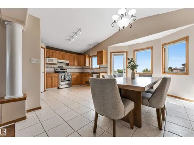 5119 157 AV NW photo 9
