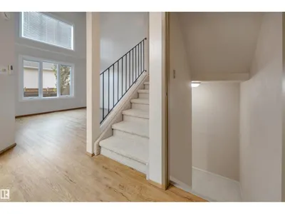 7557 188 ST NW photo 34