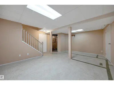 7557 188 ST NW photo 38