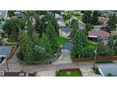 9657 68A ST NW photo 37