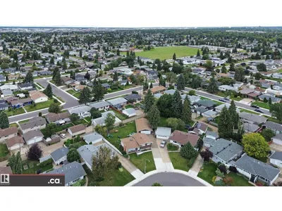 9657 68A ST NW photo 49