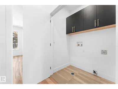 11021 132 ST NW photo 18