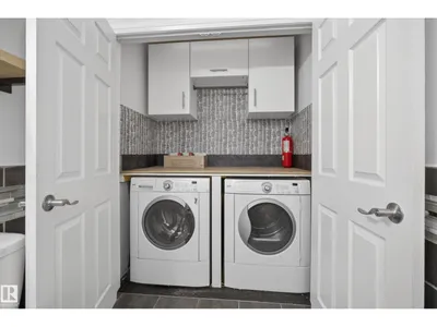 11827 8 AV NW photo 17