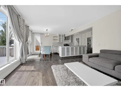 11827 8 AV NW photo 13