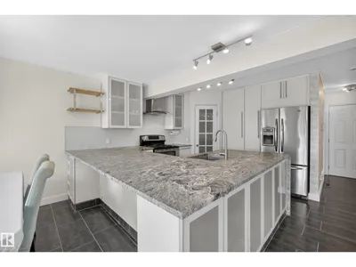 11827 8 AV NW photo 6
