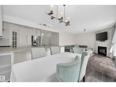 11827 8 AV NW photo 15