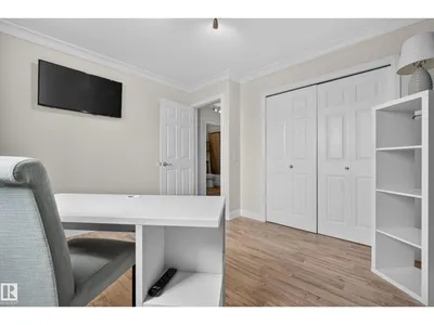 11827 8 AV NW photo 28