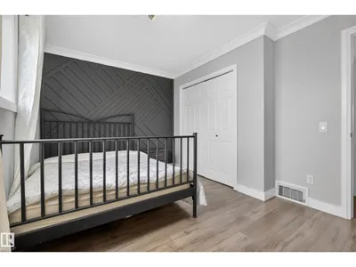 11827 8 AV NW photo 29