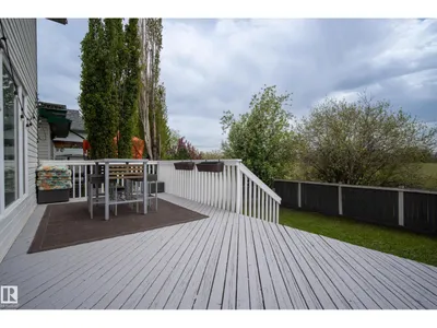 11827 8 AV NW photo 35