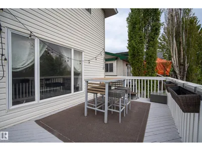 11827 8 AV NW photo 36