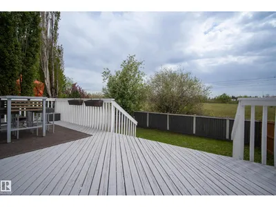 11827 8 AV NW photo 37