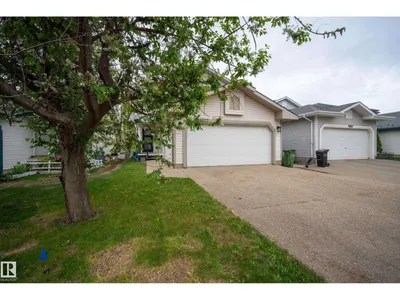 11827 8 AV NW photo 40