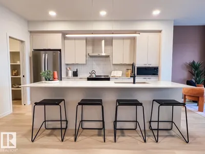 22616 85 AV NW photo 4