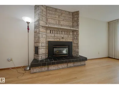 4820 109 AV NW photo 5