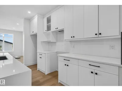 18707 130 ST NW photo 15