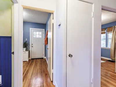 11704 110A AV NW photo 27