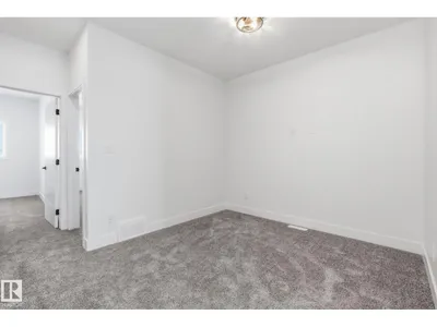 102 ELLIOTT WD photo 15