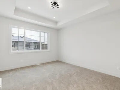 3529 42 AV photo 29