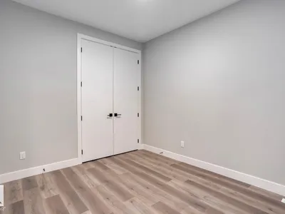 3601 42 AV photo 4
