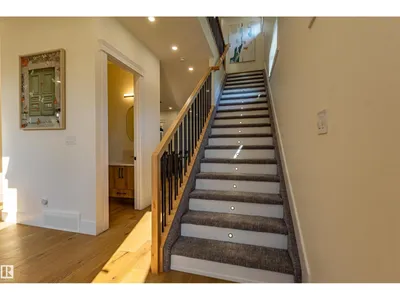 5139 123 ST NW photo 8