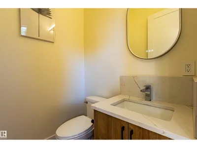 5139 123 ST NW photo 9