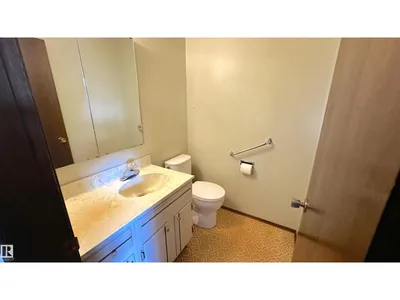 4128 110 ST NW photo 9