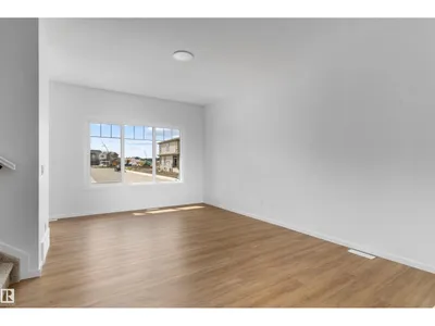 18844 28 AV NW photo 12