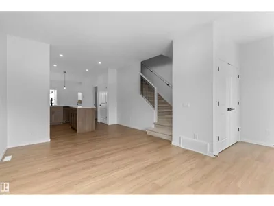 18844 28 AV NW photo 15