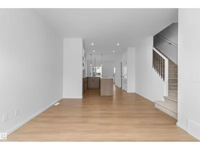 18844 28 AV NW photo 16