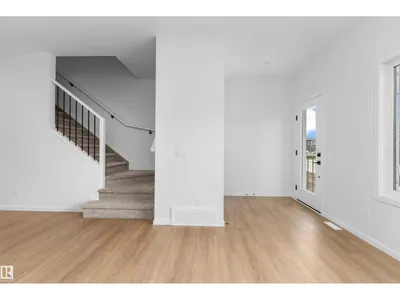 18844 28 AV NW photo 17