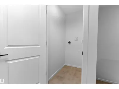 18844 28 AV NW photo 23
