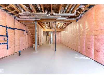 18844 28 AV NW photo 35