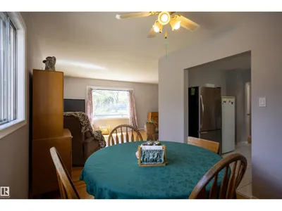 10428 68 AV NW photo 14
