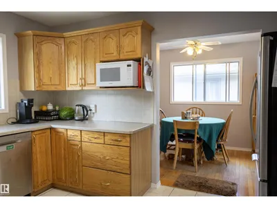 10428 68 AV NW photo 16