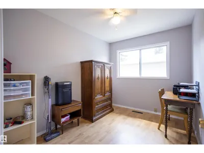 10428 68 AV NW photo 26