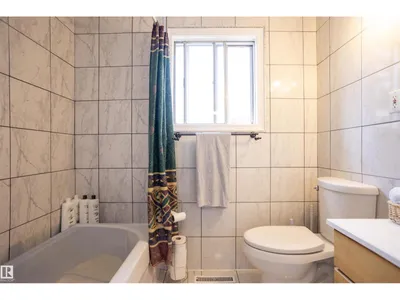 10428 68 AV NW photo 30