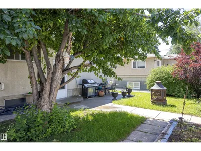 10428 68 AV NW photo 31
