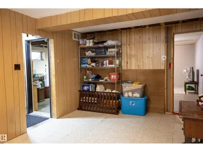 10428 68 AV NW photo 32
