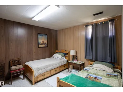10428 68 AV NW photo 34