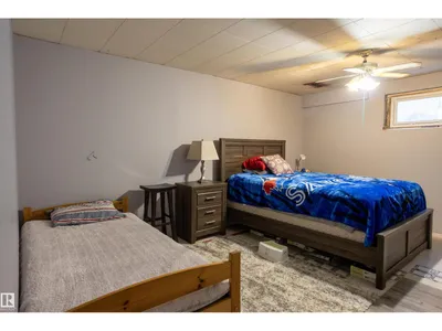 10428 68 AV NW photo 35